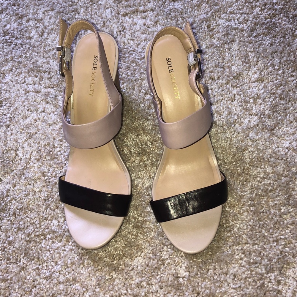 brown and pink wedges
